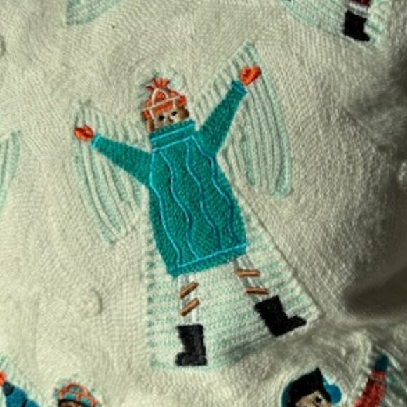 Embroidered Snow Angels Winter Throw Pillow - Ivory- NWT - Picture 4 of 13